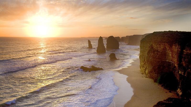 See the most beautiful attractions on the Great Ocean Road at a very affordable price.
Have a bit of a sleep-in and still enjoy a day sightseeing the Great Ocean Road in a small group.